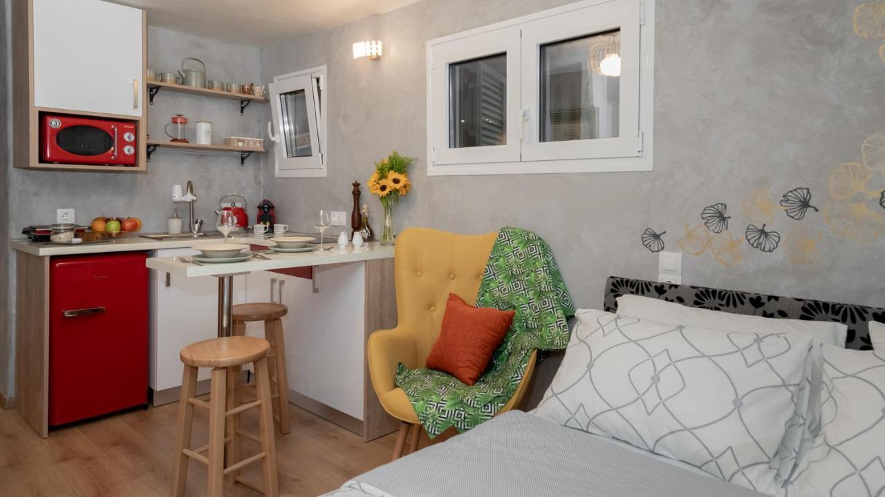Cozy Tiny Apartment In The Heart Of Plaka Athén Kültér fotó