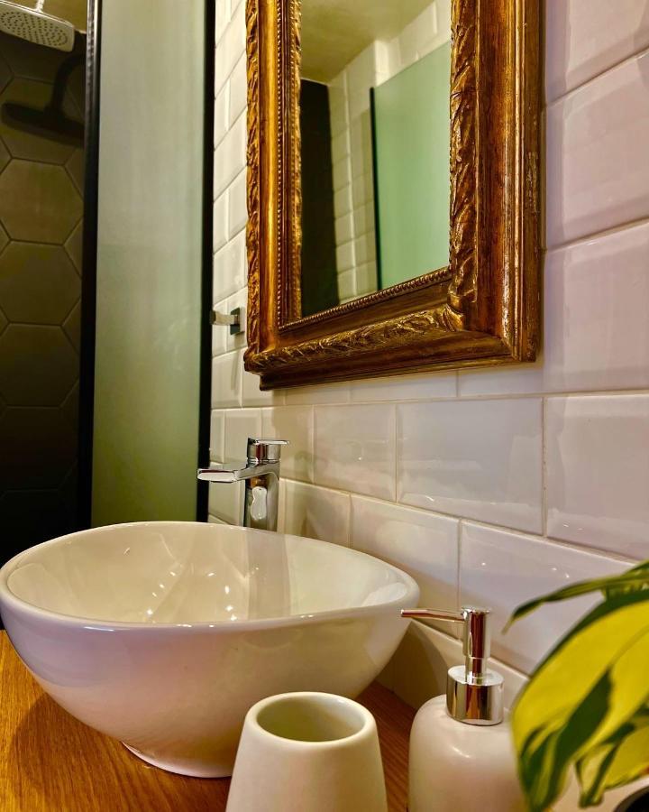 Cozy Tiny Apartment In The Heart Of Plaka Athén Kültér fotó